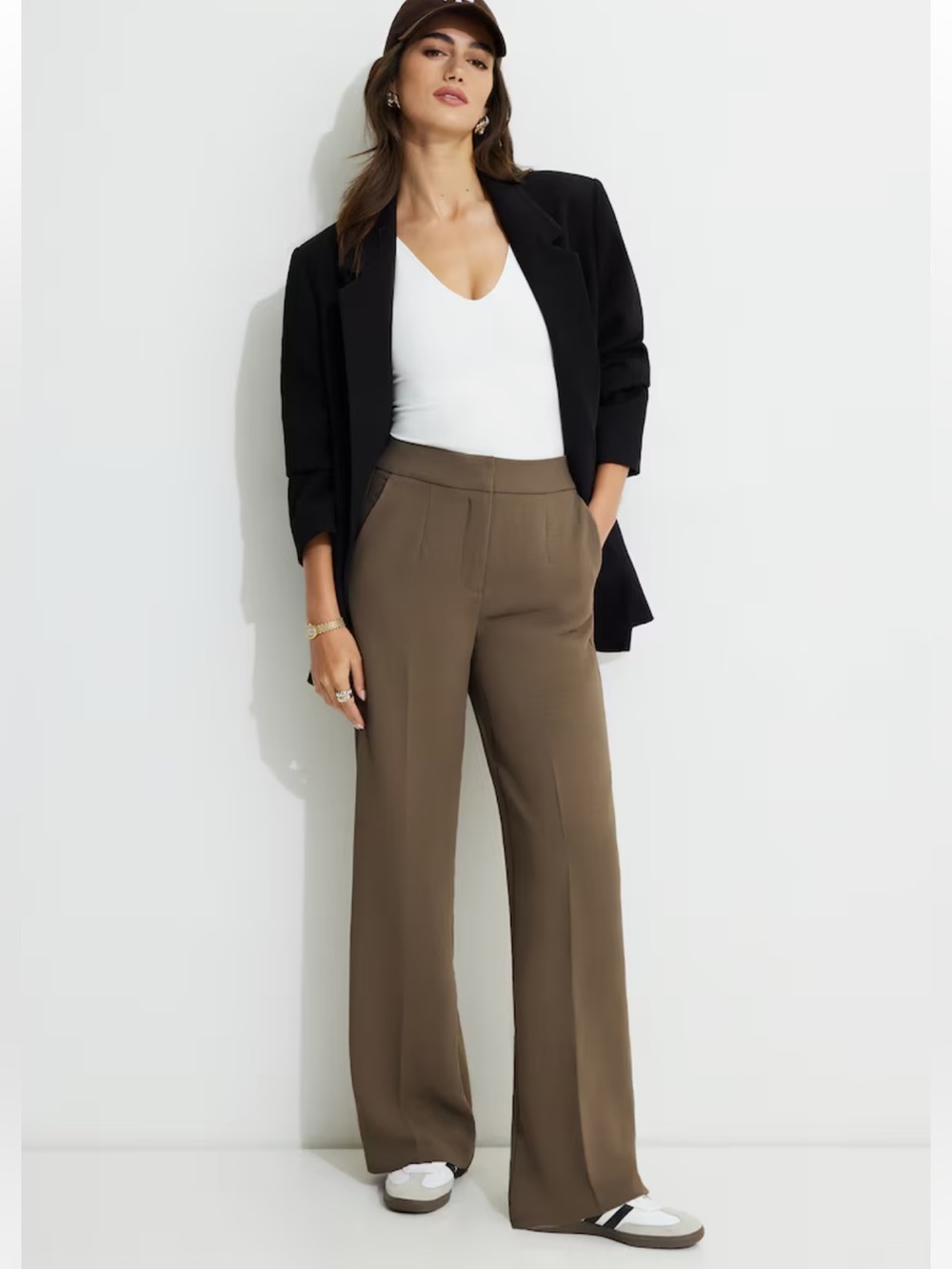 BNWT Yasmin Airflow Straight Leg Pants in “wild mushroom”